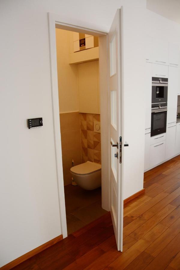 Premium Apartment Near Banska Bystrica Square With Two Big Bedrooms المظهر الخارجي الصورة