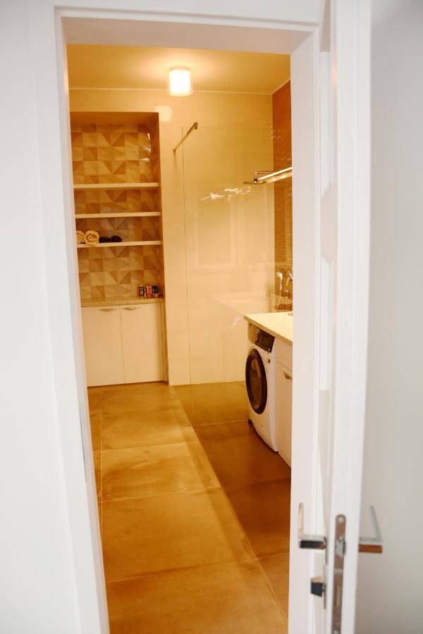 Premium Apartment Near Banska Bystrica Square With Two Big Bedrooms المظهر الخارجي الصورة