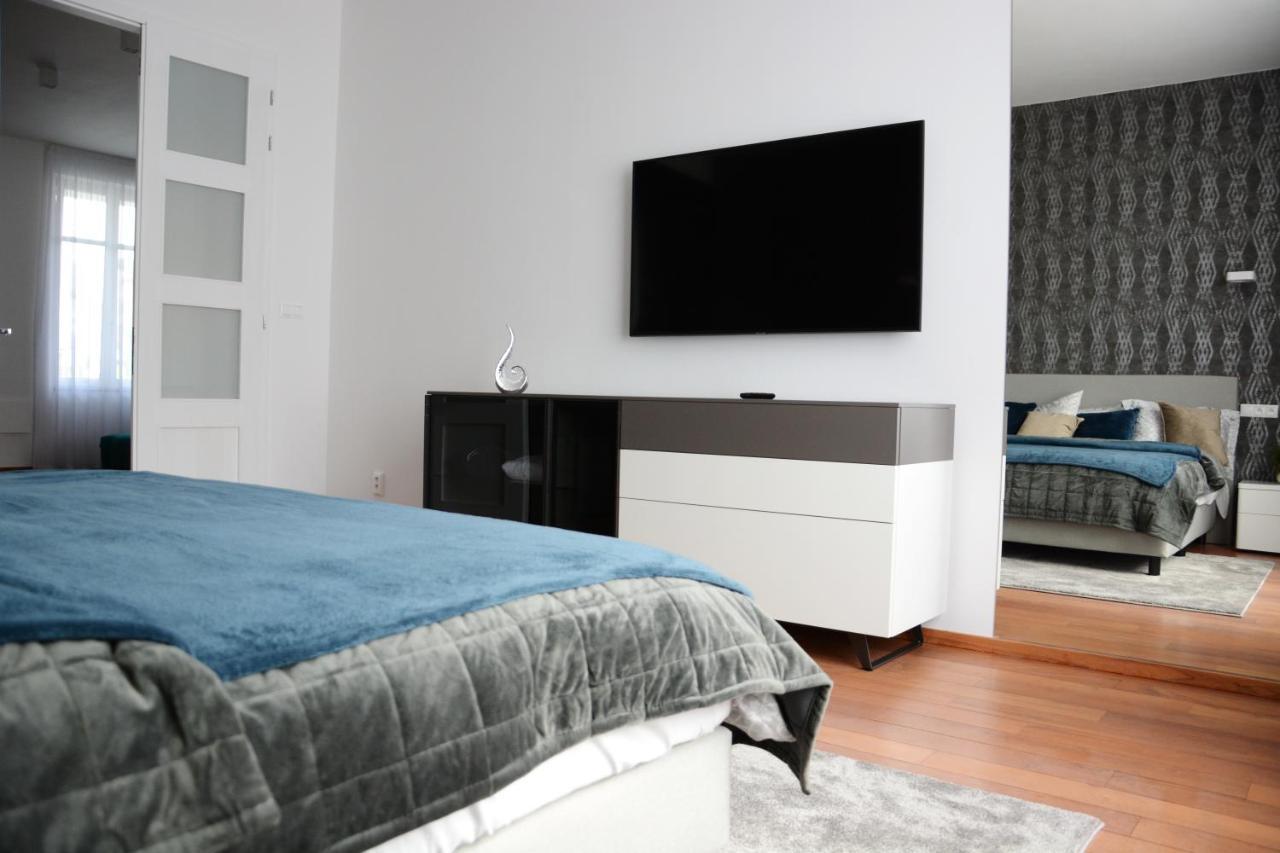 Premium Apartment Near Banska Bystrica Square With Two Big Bedrooms المظهر الخارجي الصورة