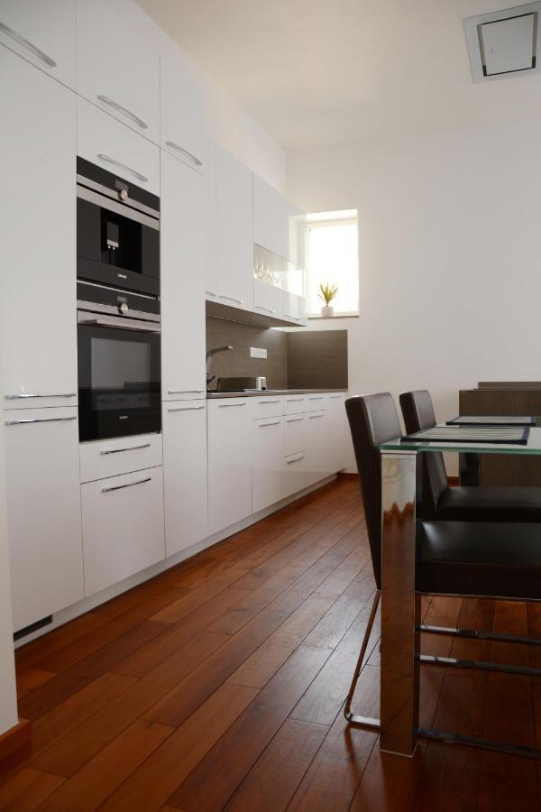 Premium Apartment Near Banska Bystrica Square With Two Big Bedrooms المظهر الخارجي الصورة
