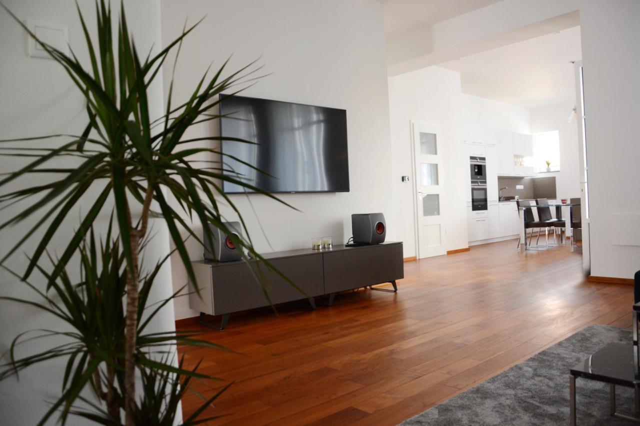 Premium Apartment Near Banska Bystrica Square With Two Big Bedrooms المظهر الخارجي الصورة