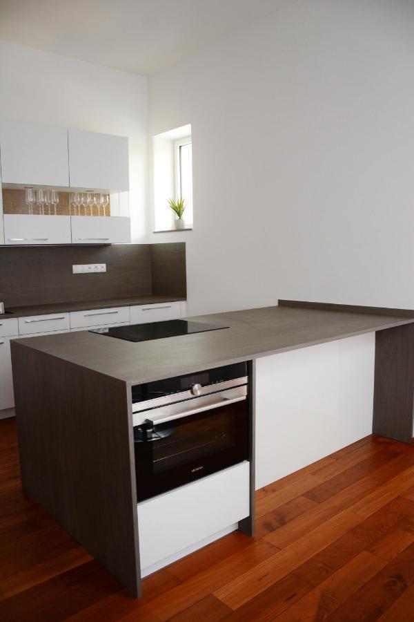 Premium Apartment Near Banska Bystrica Square With Two Big Bedrooms المظهر الخارجي الصورة